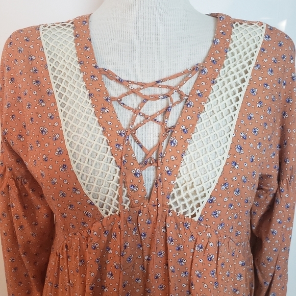 Kori America V Neck Lattice Tan Floral Long Sleeve Women's Dress Size M NWT - Picture 3 of 5